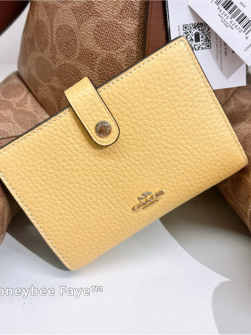 Coach Pebbled Leather 2 in 1 Wallet - Pale Yellow